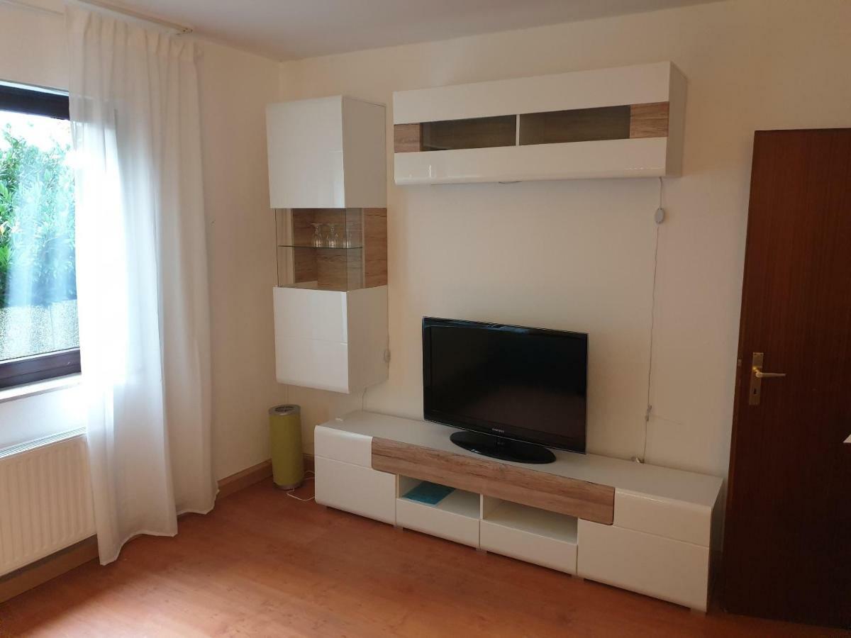 Andinas Ferienwohnung In Ruhiger Lage Direkt Am Wald Wilnsdorf Luaran gambar