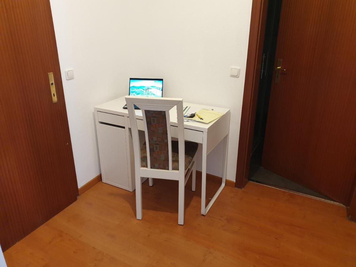 Andinas Ferienwohnung In Ruhiger Lage Direkt Am Wald Wilnsdorf Luaran gambar